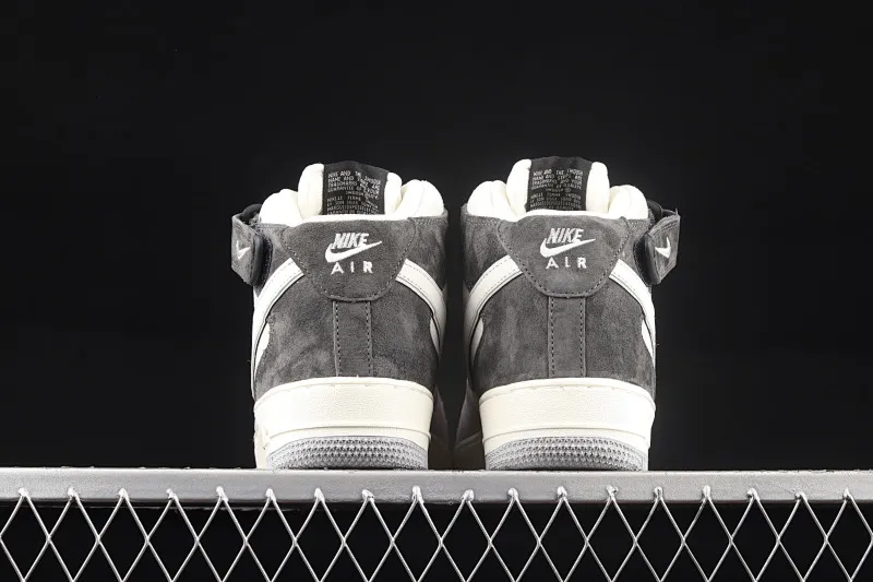 All categories Nk Air Force 1 Air Force series Nk Air Force 1 Mid Air Force mid-top Nk Air Force 1'07 Mid beige gray and black color Air Force 1 mid-top casual sneakers DG9158-616